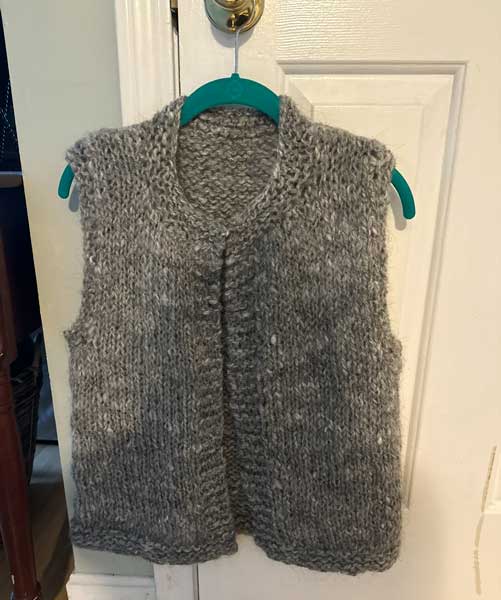 Curly's-sweater-vest Sweater vest made with Curly's wool